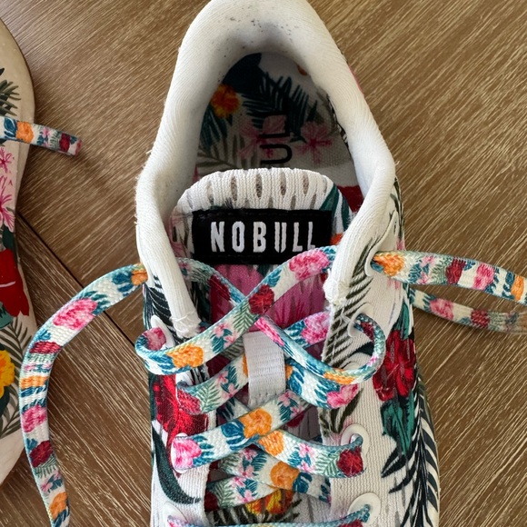 NOBULL Floral Sneakers. Tropical print woman size 5.5. GU come with box. - Picture 4 of 14